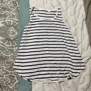 New with out tags. Never Worn. Navy and white striped XS old Navy tank top